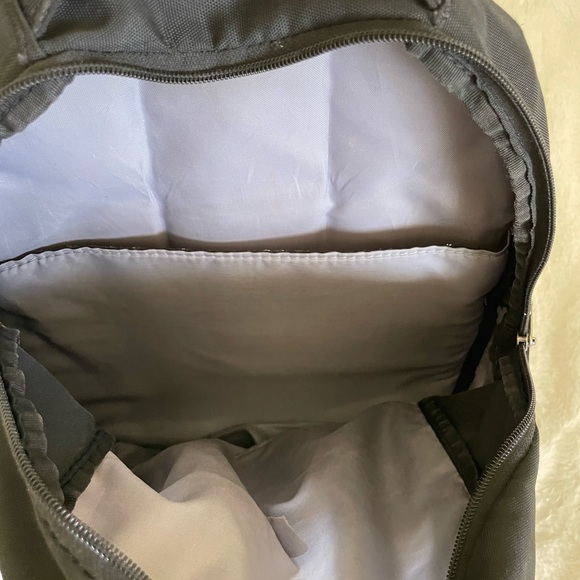 Under Armour Backpack - Picture 5 of 5
